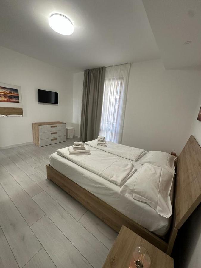 Cavour Apartment Center Bardolino Exterior photo